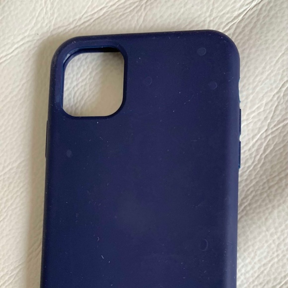 Navy color silicone case for iPhone 11, XR - Brand New - Picture 3 of 7